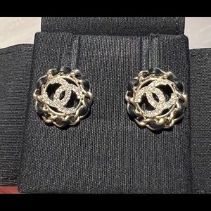 Chanel earrings 22s brand new